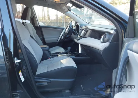 2018 Toyota Rav4 Xle z USA, uszkodzony, nr VIN JTMWFREV1JJ180201